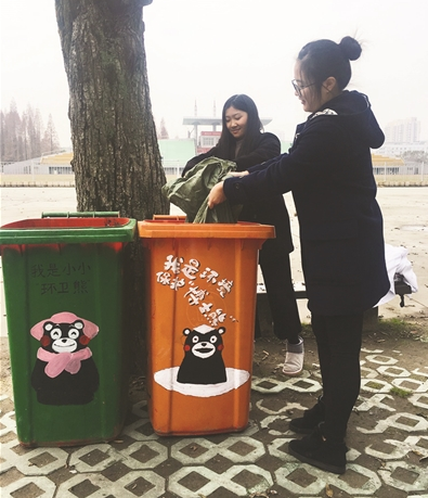 超可愛的校園垃圾桶，引人注意